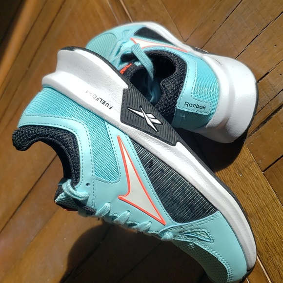 Reebok Woman’s Advanced Trainer. Digital Glow. Fuel foam. - Picture 1 of 8